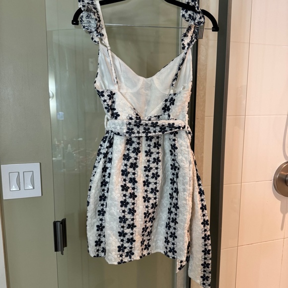 POPPY WRAP FRONT RUFFLE SHOULDER DRESS NAVY/WHITE - Picture 6 of 7